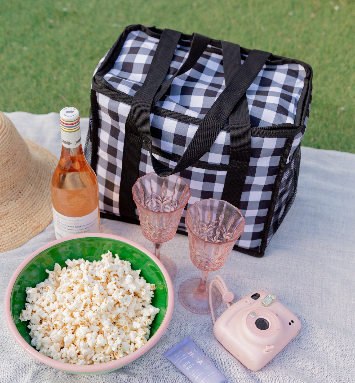 The not-so-big cooler bag that packs a big punch for all your outside adventures.  The Mid-Size is your all round all-occasion cooler bag.